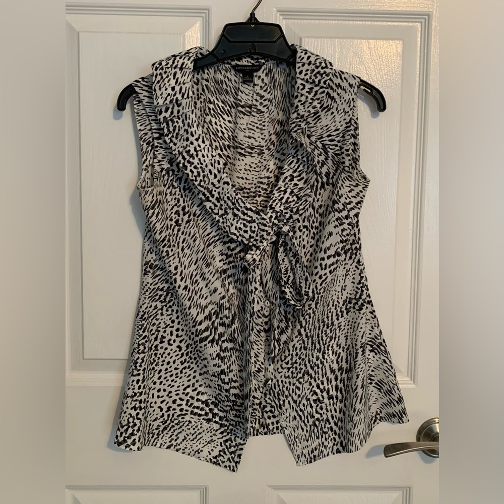 Banana Republic flowy tank ~ size S